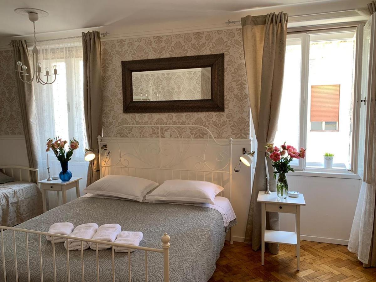 Mama'S And Papa'S Luxury Rooms Split Exterior photo